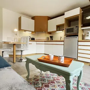 apartment-in-the-heart-of-the-old-town-of-annecy.hotels-rhonealpes.com/